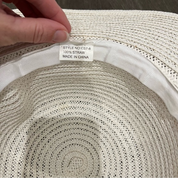 White sun hat - Picture 4 of 4